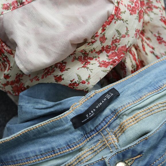 ZARA Woman Faded Denim Bermuda Shorts Casual Chic - Picture 4 of 5